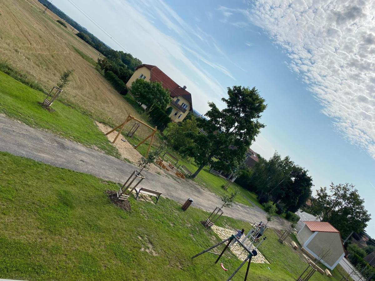 Penzion Rozkos Prŭhonice Kültér fotó