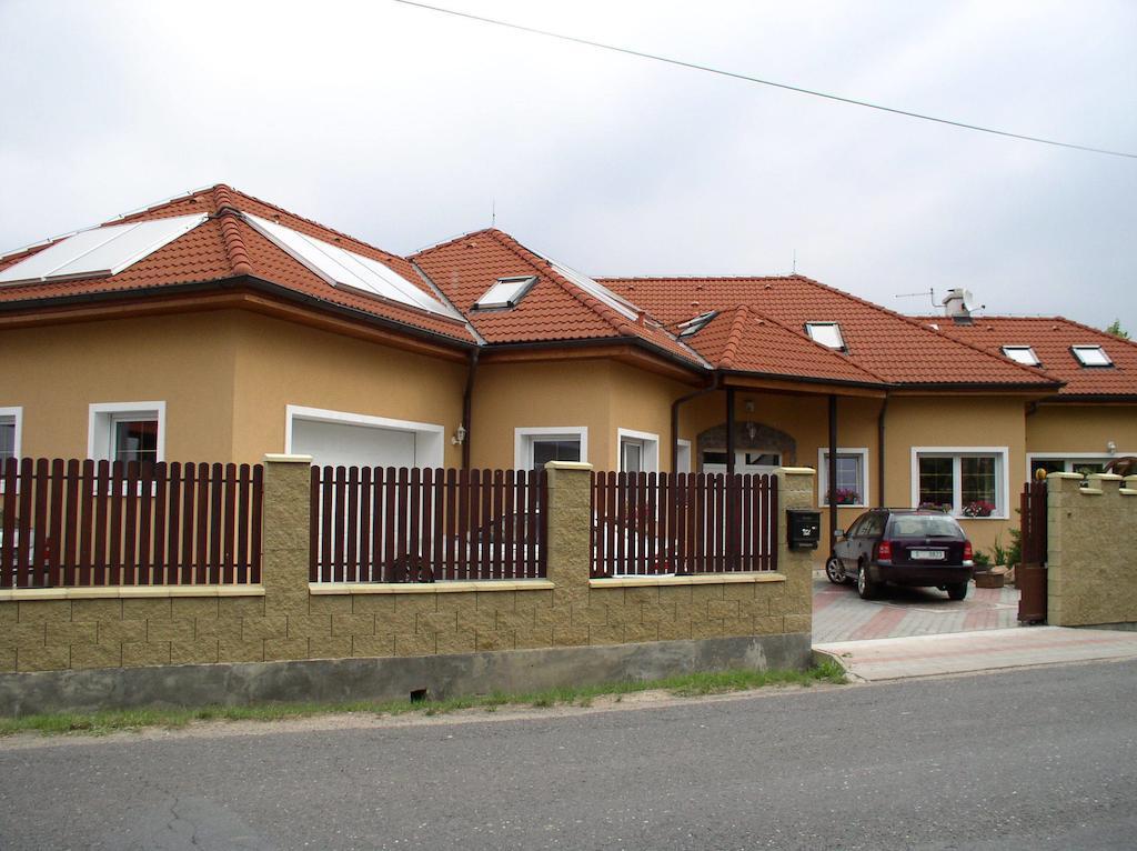 Penzion Rozkos Prŭhonice Kültér fotó